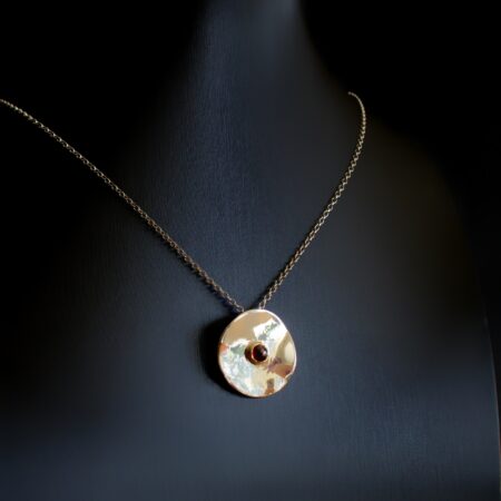 Organic circle necklace with rhodolite garnet