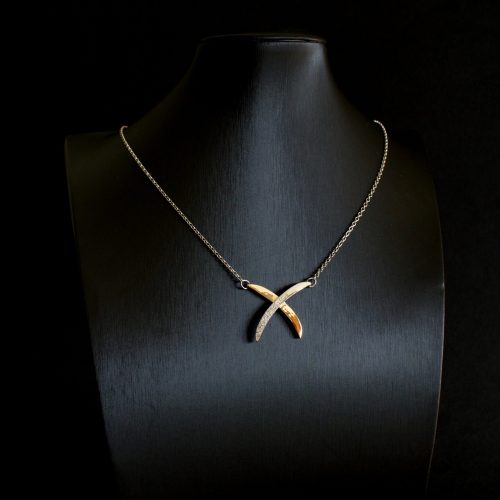 Liri jewellery sale gold and silver and diamonds kiss necklace